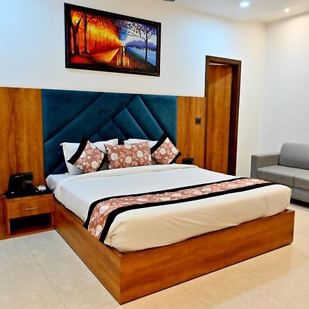 Hotel Elite - 5 Mins From Golden Temple Amritsar Room photo